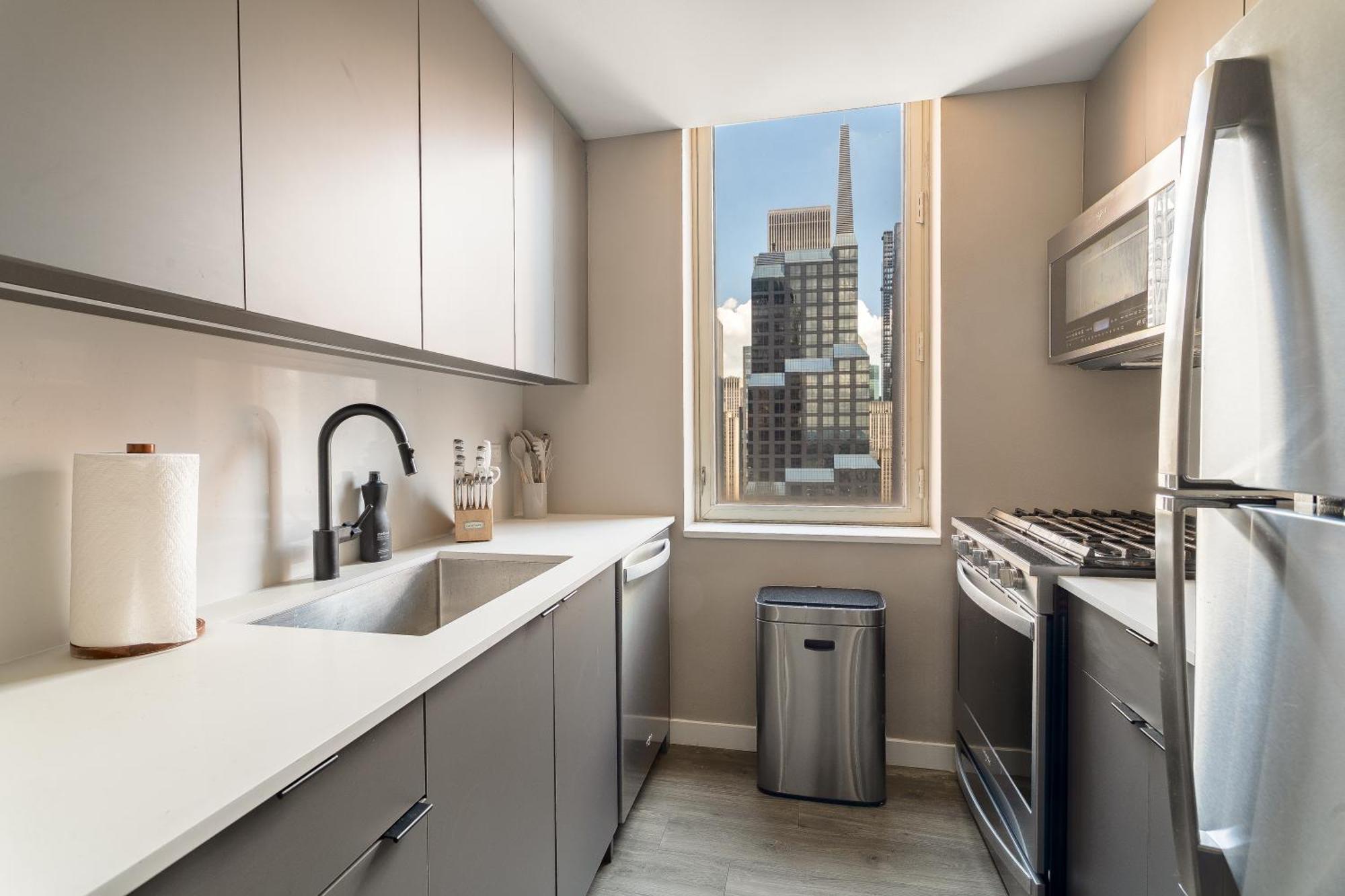 Apartment Chic Nyc Steps From Times Square With 2 Bedroom