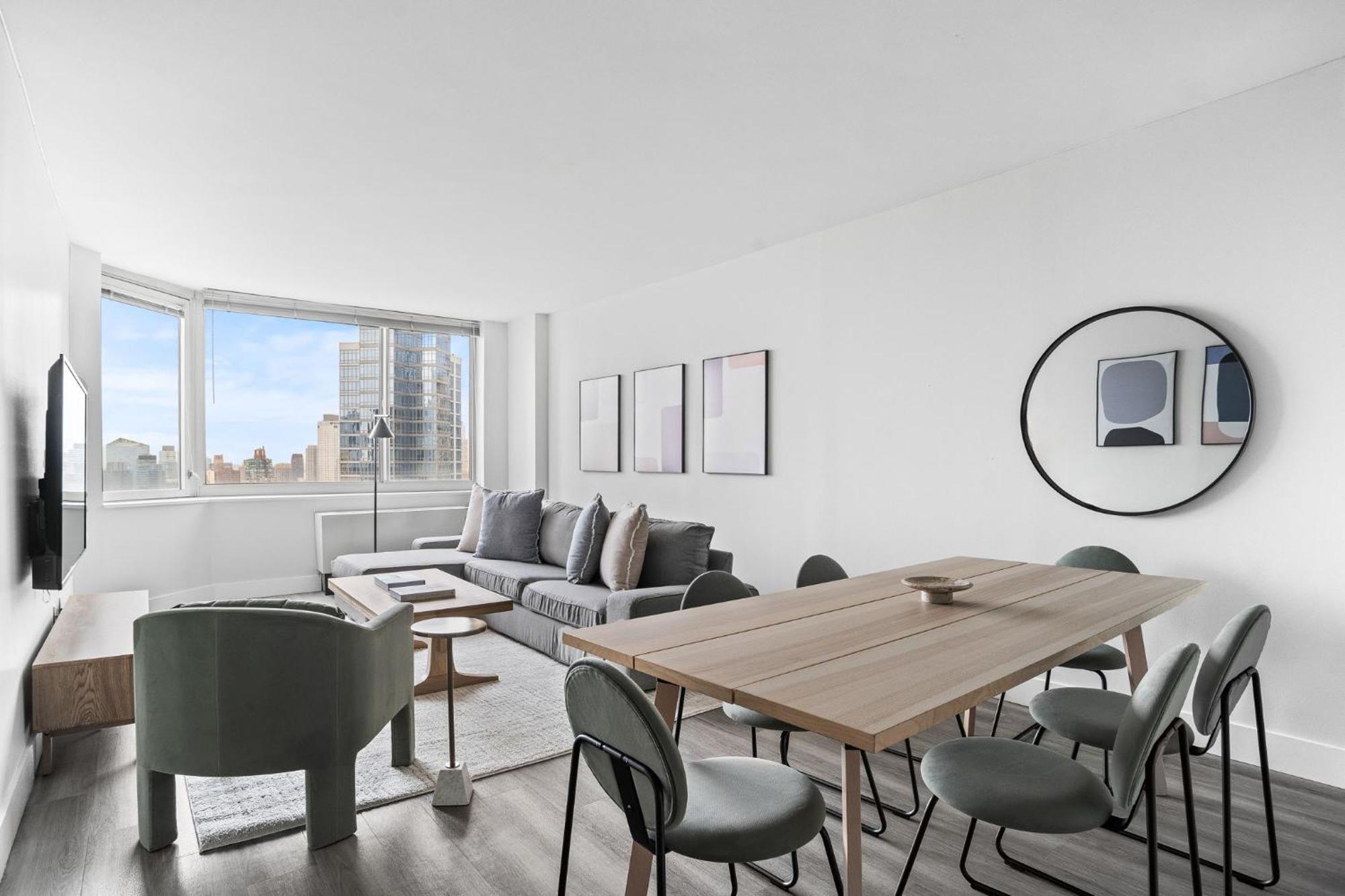 Chic Nyc Steps From Times Square With 2 Bedroom