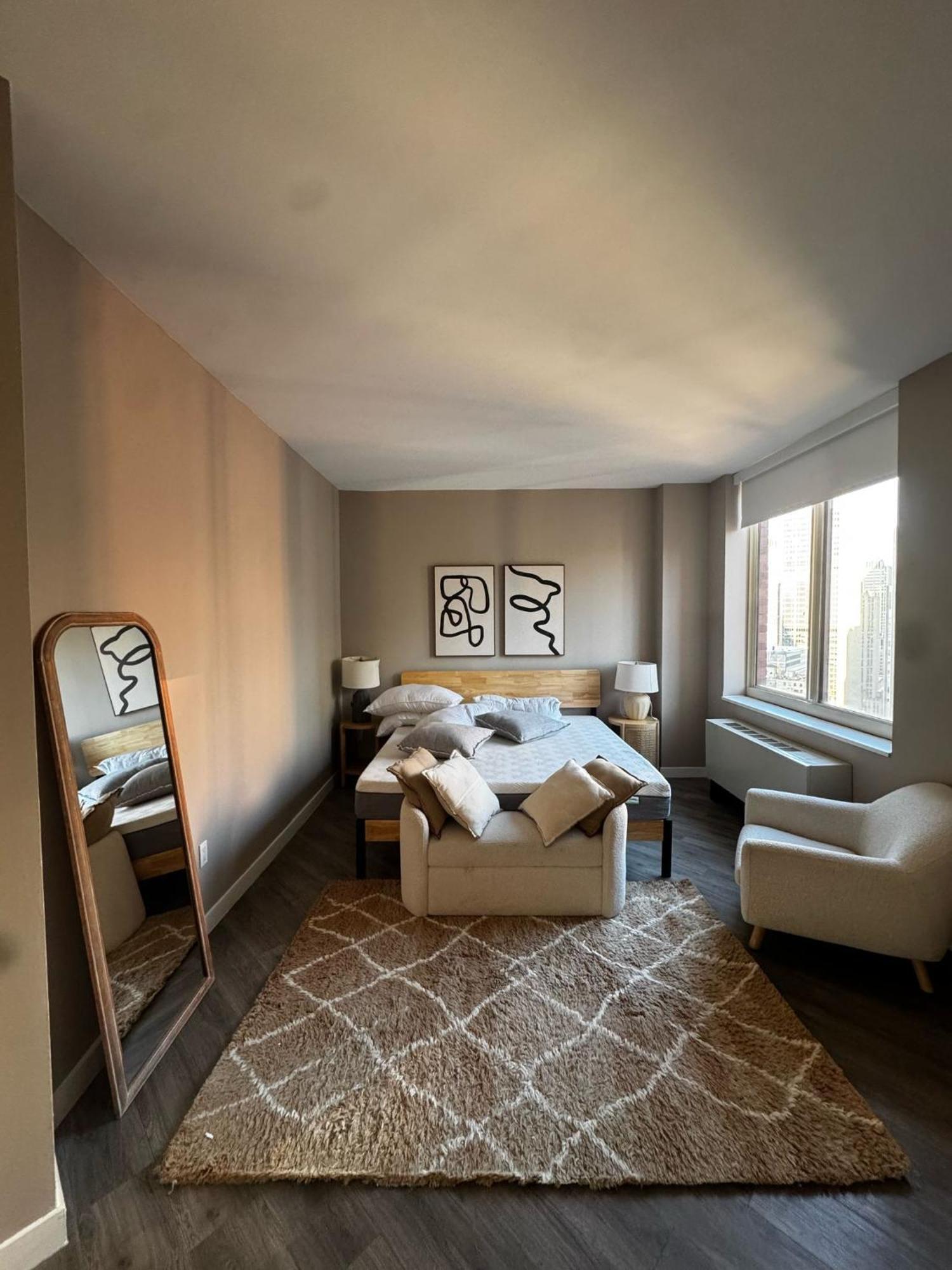 Chic Nyc Steps From Times Square With 2 Bedroom Apartment *