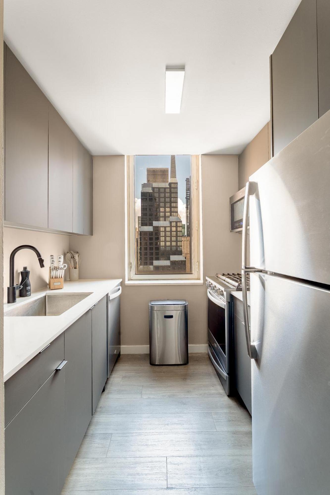 Chic Nyc Steps From Times Square With 2 Bedroom Apartment New York